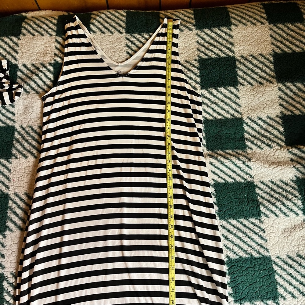 πHP x2π ST JOHNβS BAY Black and White Striped Maxi Dress - Picture 9 of 12